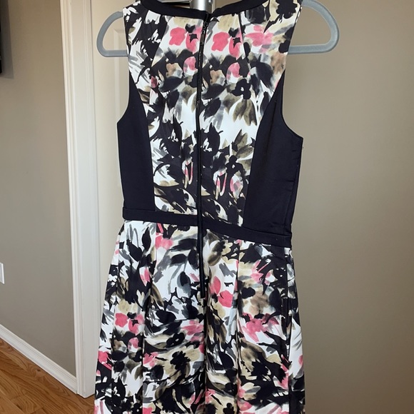 RW&co printed fit and flare party dress! - Picture 4 of 7